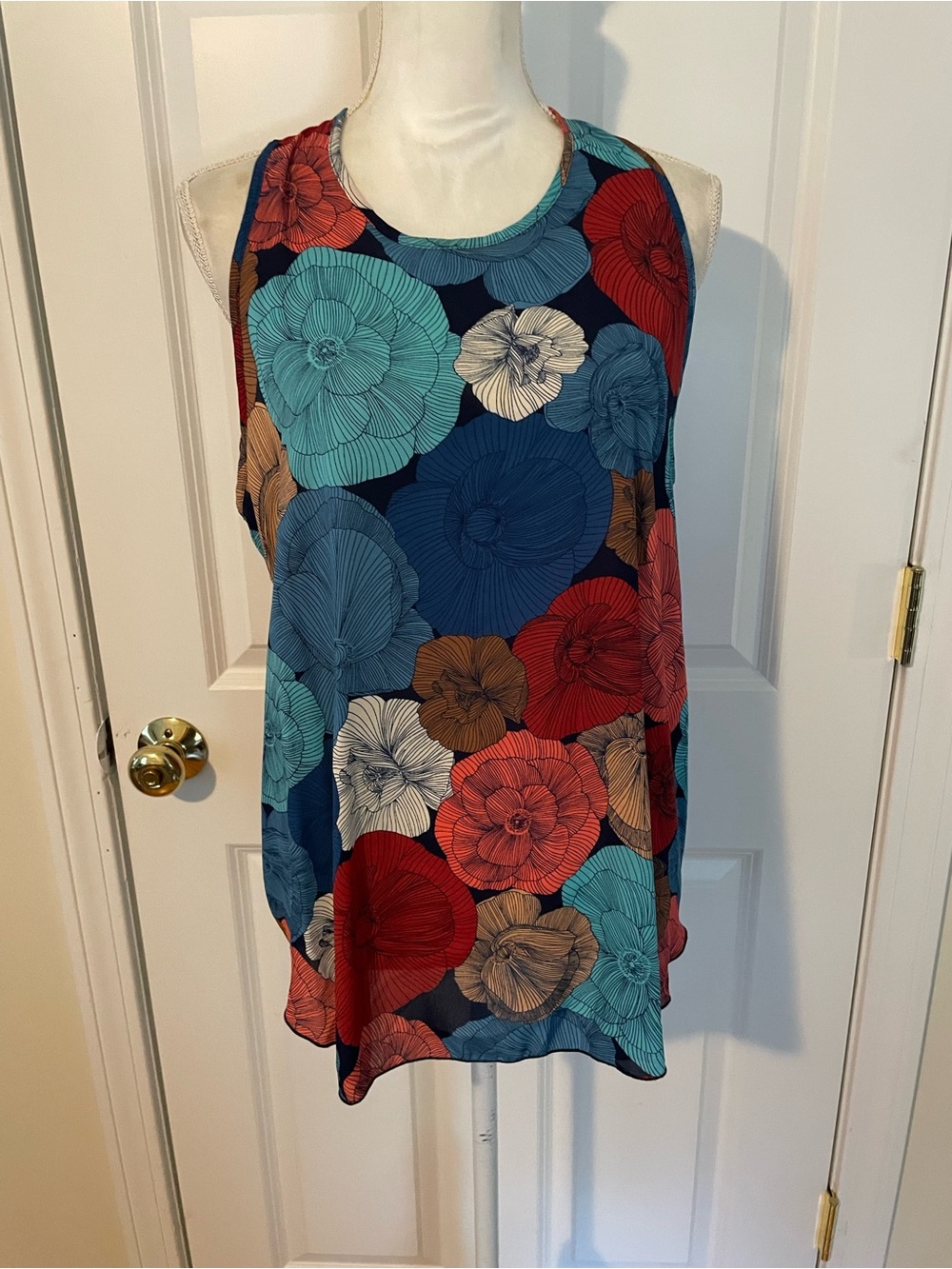 Renee C. Floral Sleeveless blouse in Teal, Navy & Red